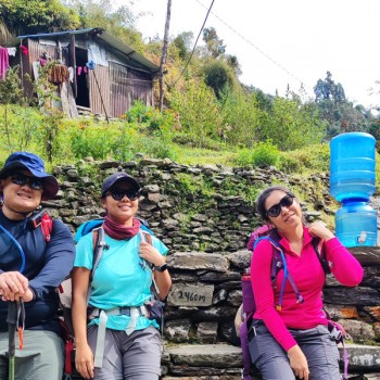 Annapurna Base Camp Trek Photos-trekkers-resting-before-ulleri