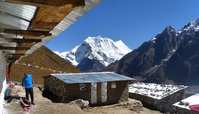 Manaslu Larkya Pass Trek Banner Image