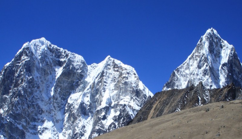 Everest-Base-Camp-with-Lobuche-Peak-Climbing