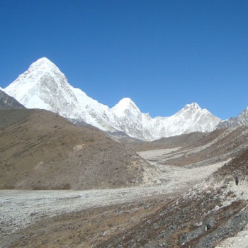 Mt. Pumari View way to Gorakshep Everest trek