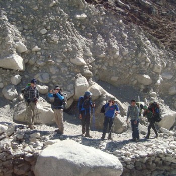 Trekking to EBC Cho La Pass